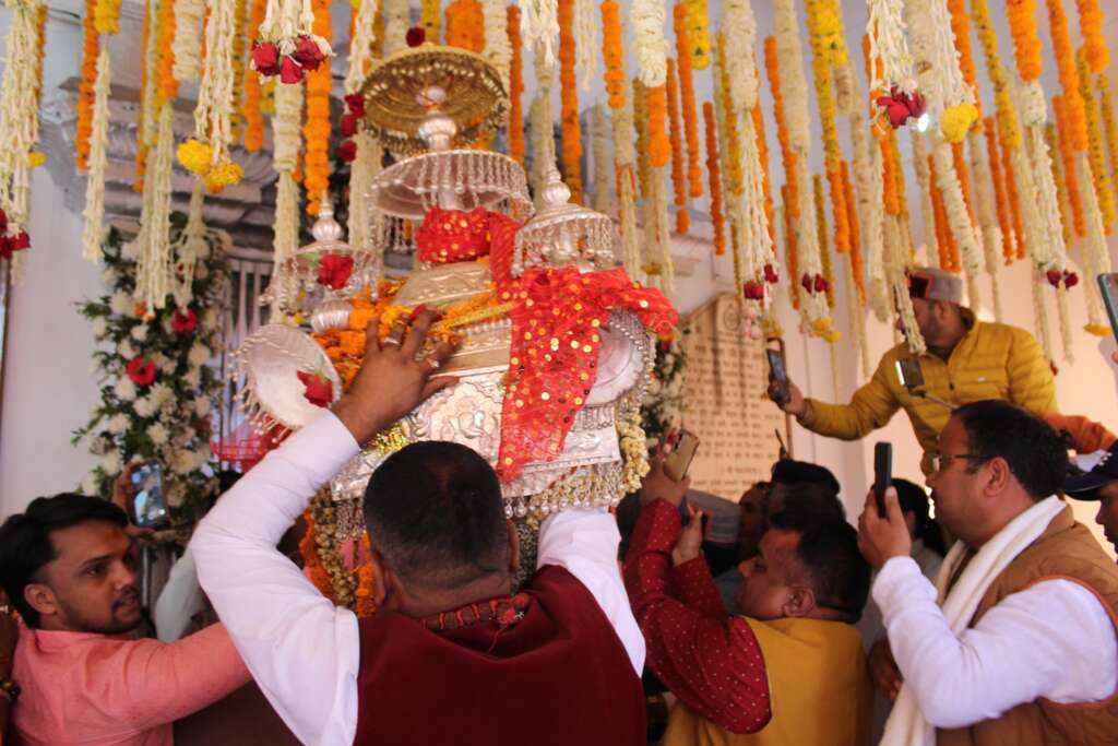 चारधाम यात्रा 2025 शुरू, गंगोत्री धाम के कपाट खुले; PM मोदी के नाम से पहली पूजा, CM धामी ने किए दर्शन