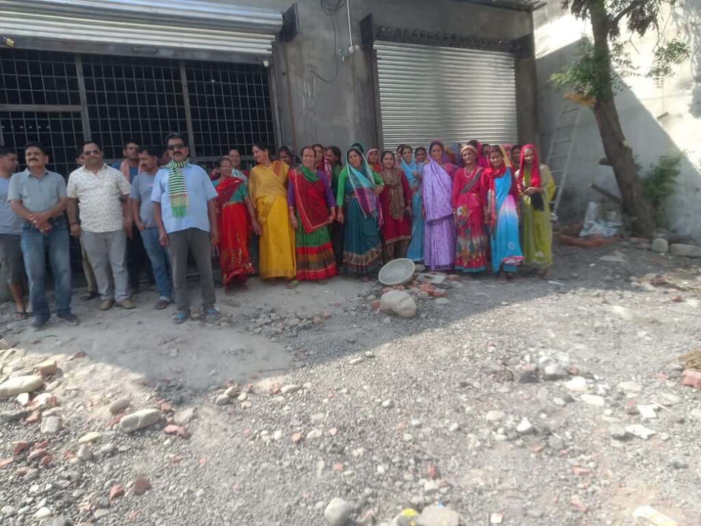 चोरगलिया में शराब की दुकान के खिलाफ ग्रामीणों का प्रदर्शन,  उग्र आंदोलन की चेतावनी