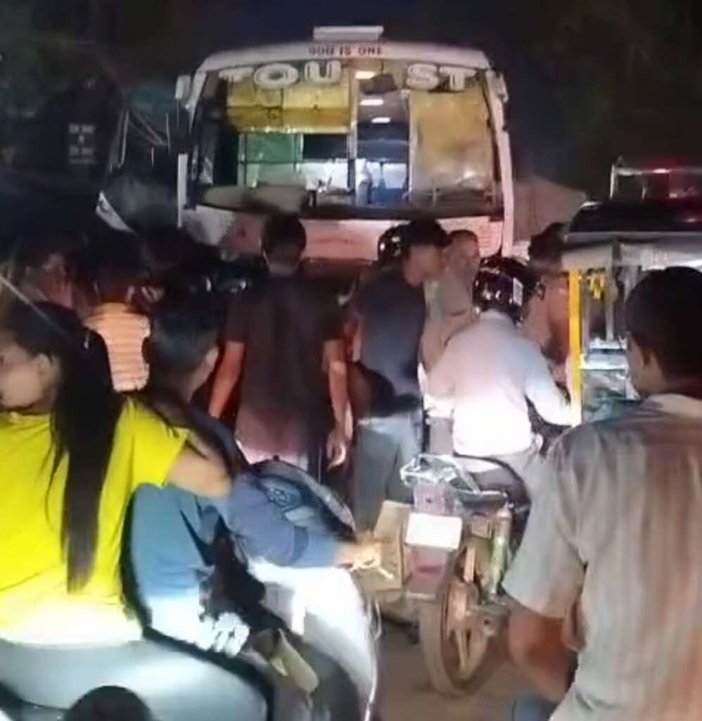 रुड़की: दिल्ली-हरिद्वार हाईवे पर सेंट्रम होटल के पास बस-ट्रैक्टर भिड़ंत, ई-रिक्शा और बाइक चपेट में, 5 घायल